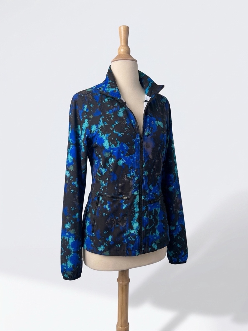 Fabletics Black & Blue Abstract Zip Front Utility Jacket - Picture 1 of 3